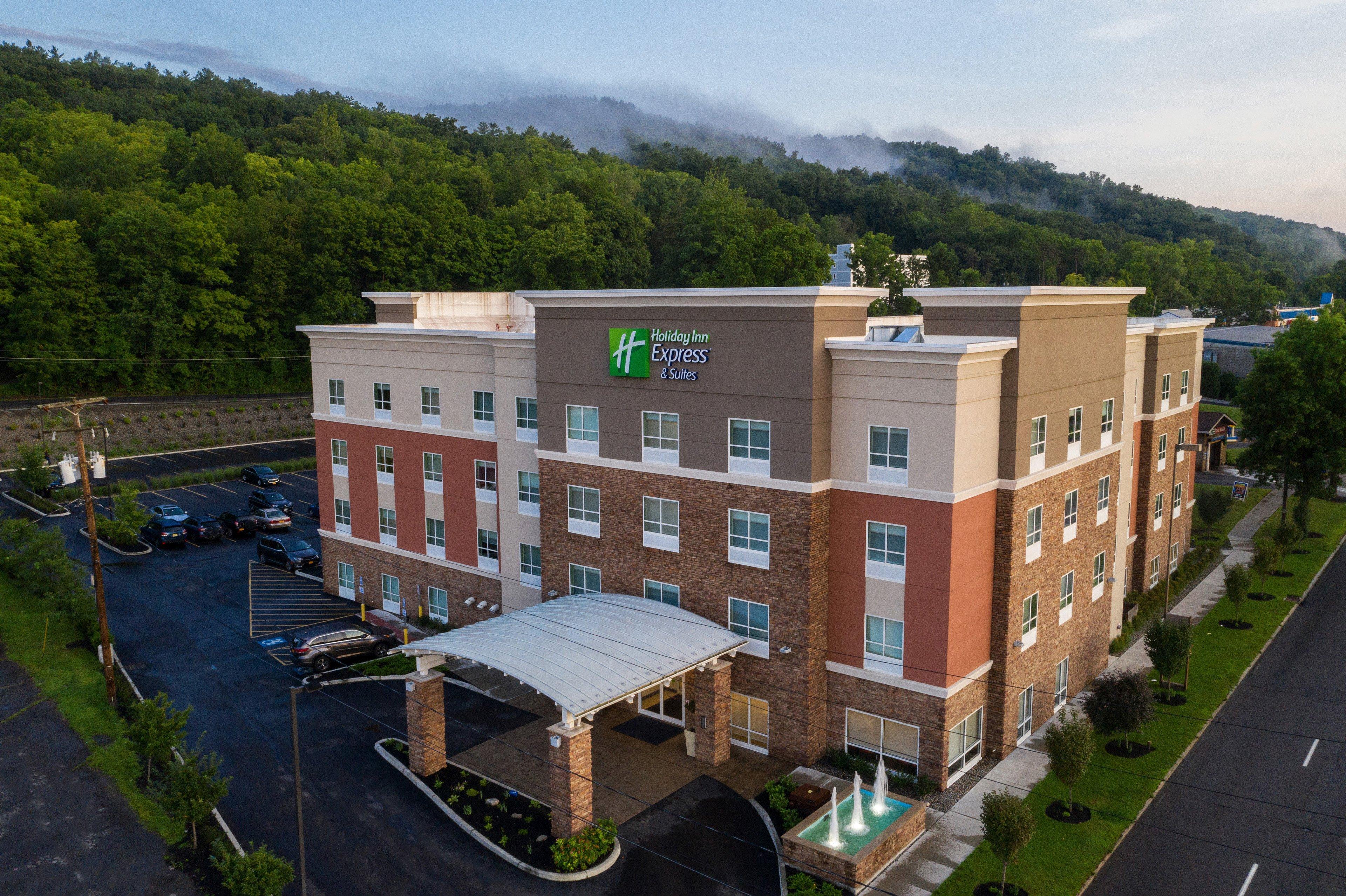 Holiday Inn Express & Suites - Ithaca, An Ihg Hotel Exterior foto